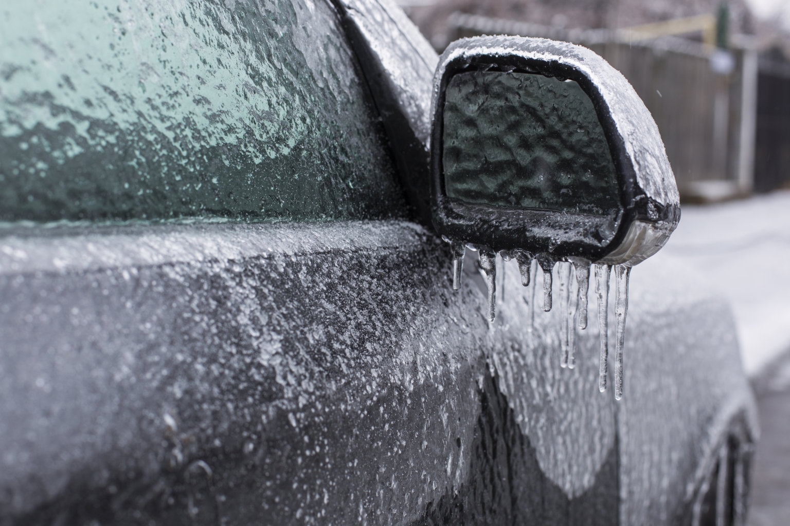 never-leave-your-engine-on-to-defrost-your-car-motorsolve